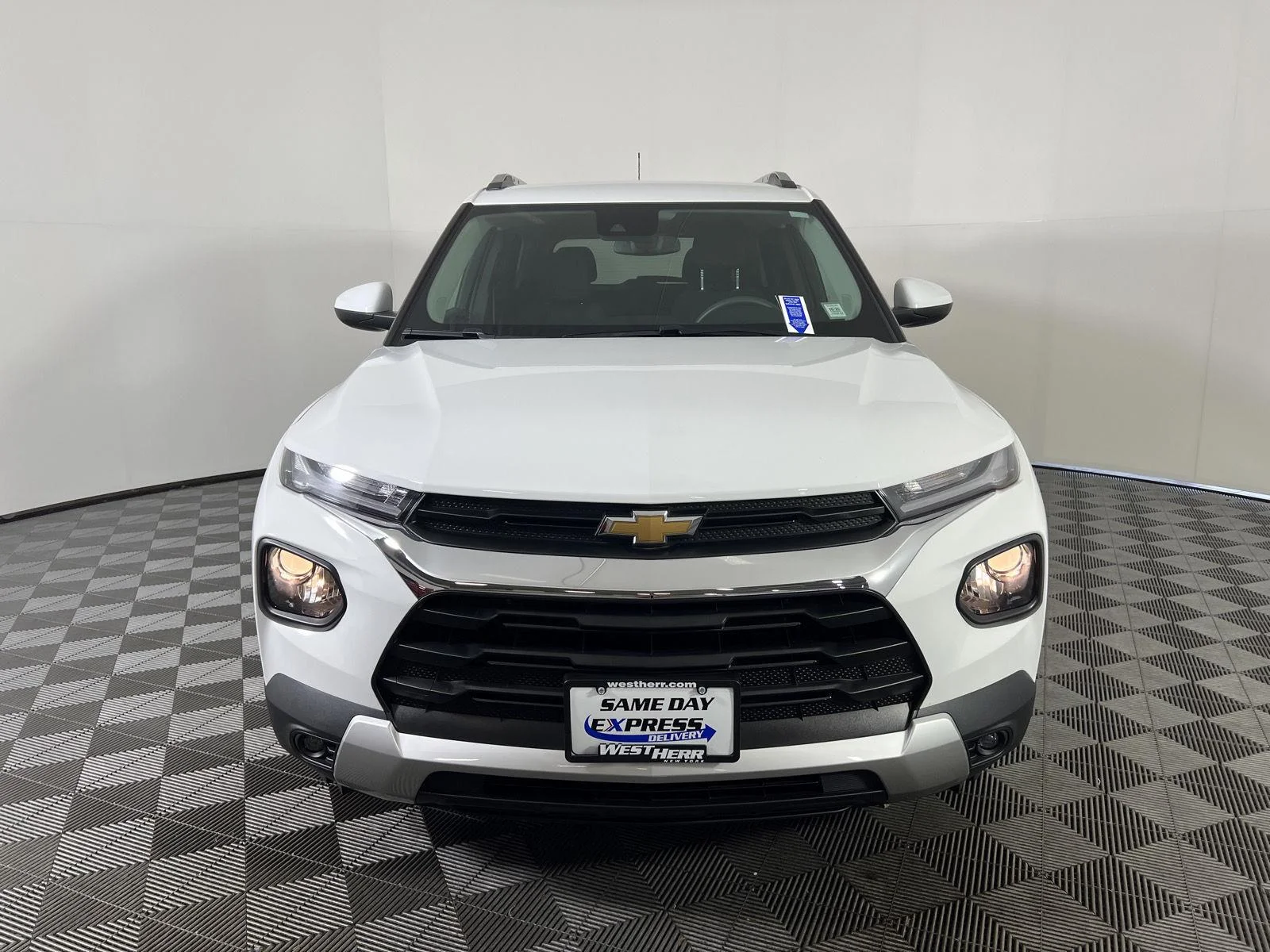 Used 2023 Summit White Chevrolet LT image 3