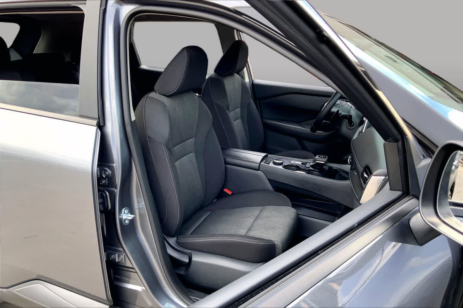 Used 2025 Gun Metallic Nissan SV image 9