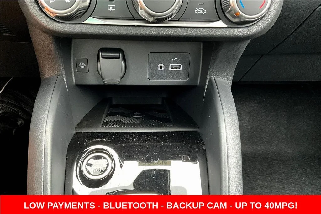 2025 Nissan Versa Sedan SV - Photo 22
