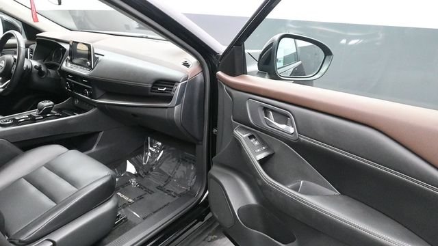 Used 2023 Black Nissan SV image 15