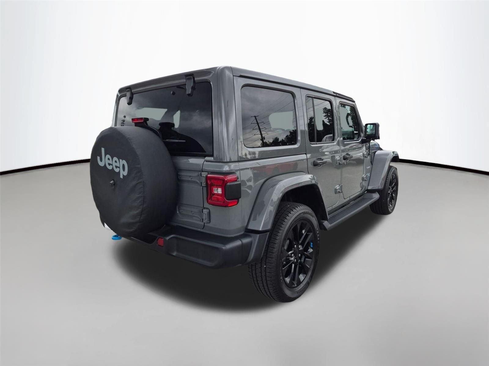 Used 2022 Sting-Gray Clearcoat Jeep Unlimited Sahara image 5