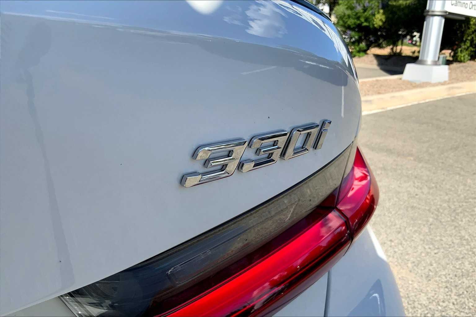 2025 BMW 3 Series 330i - Photo 15