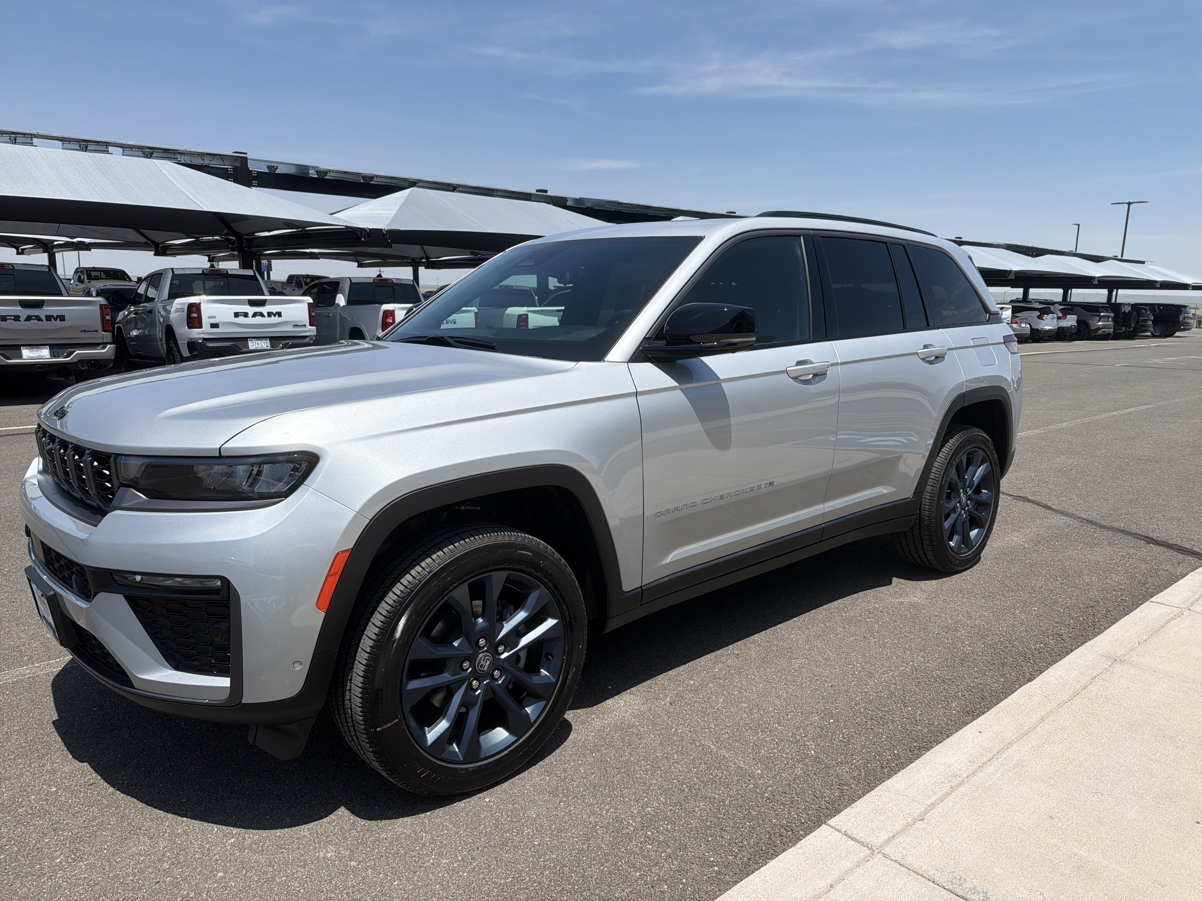 New 2026 Silver Zynith Exterior Paint Jeep 85th Anniversary Edition image 4