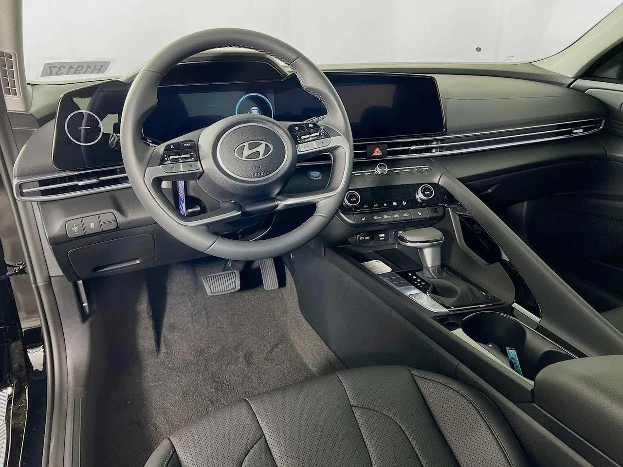 2026 Hyundai Elantra — photo 7