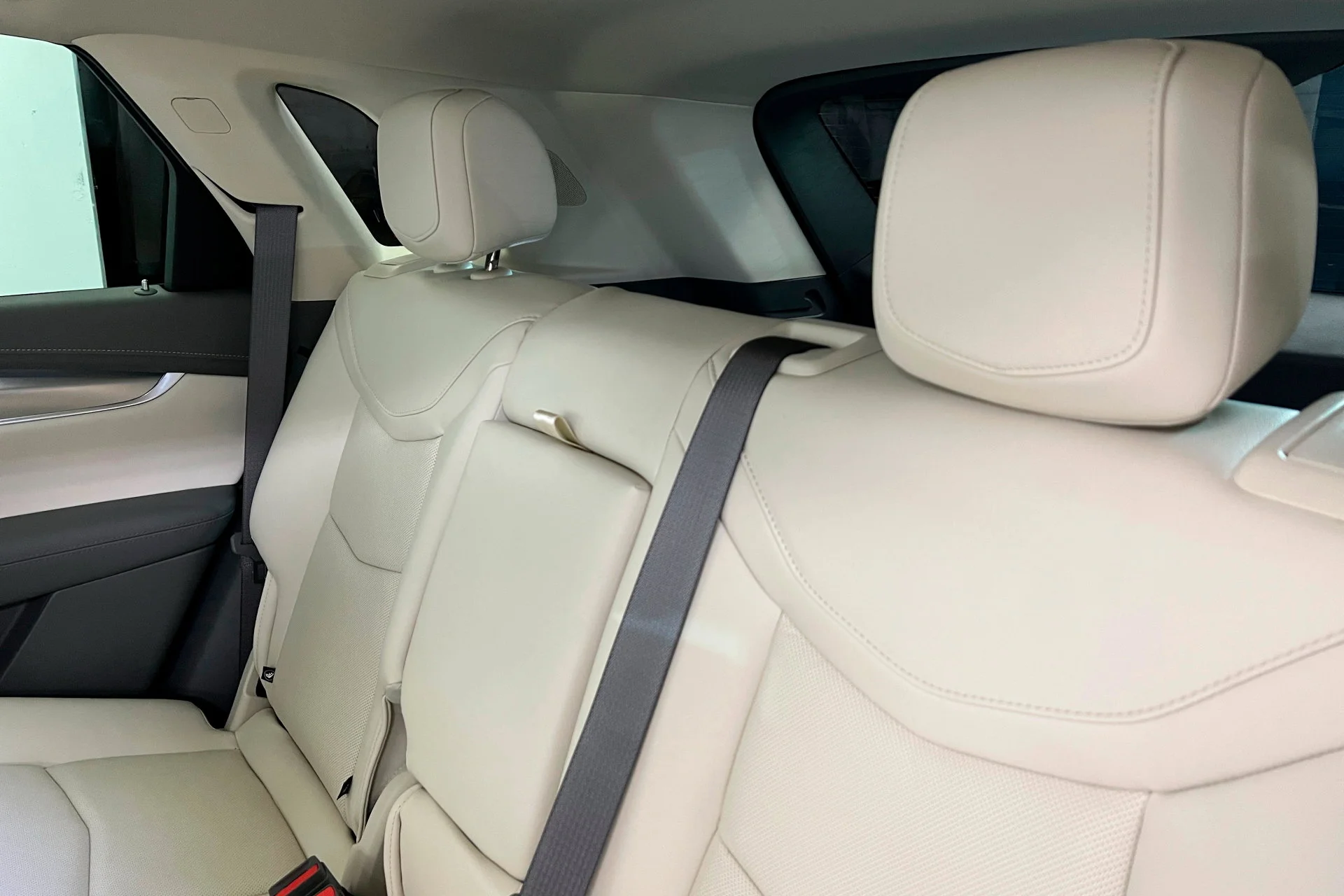 New 2026 Crystal White Tricoat Cadillac Premium Luxury image 20