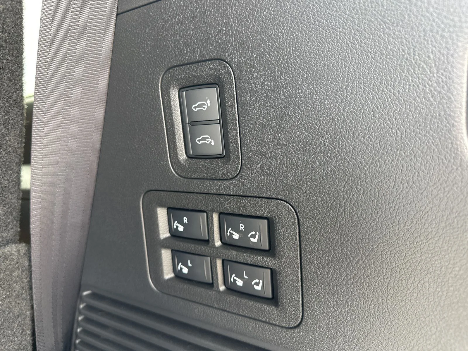 New 2026 Super Black Nissan Platinum Reserve image 31