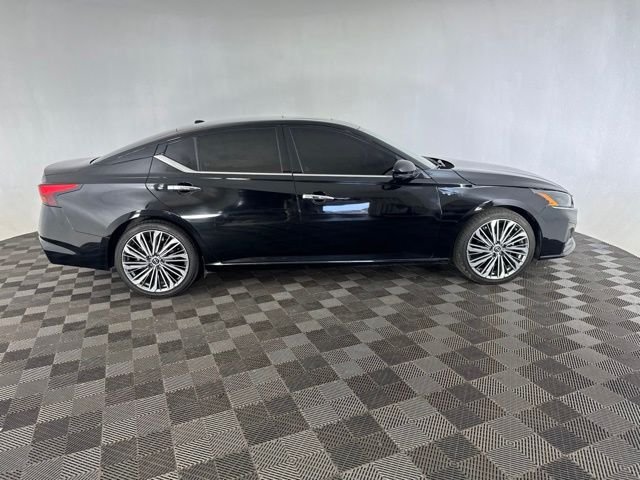 Used 2023 Black Nissan 2.5 SL image 4