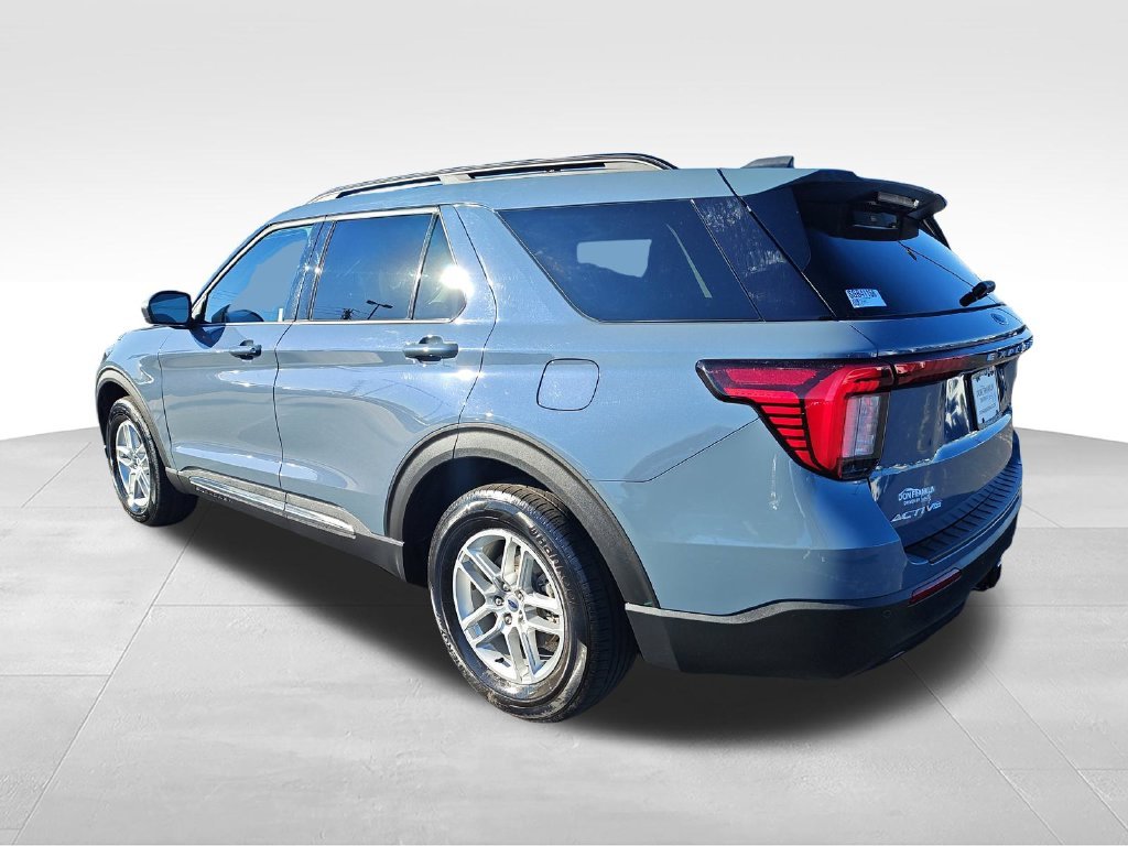 Used 2025 Gray Ford Active image 3