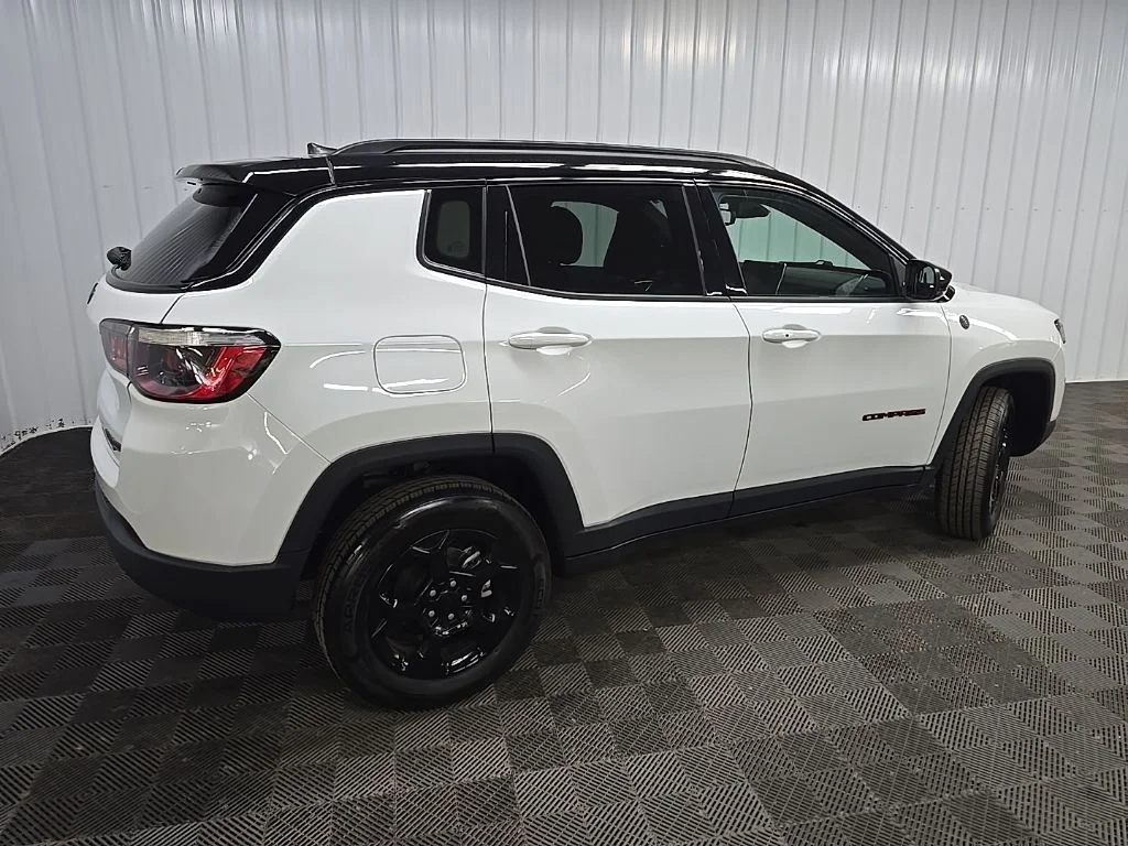 Used 2024 White Jeep Trailhawk image 3