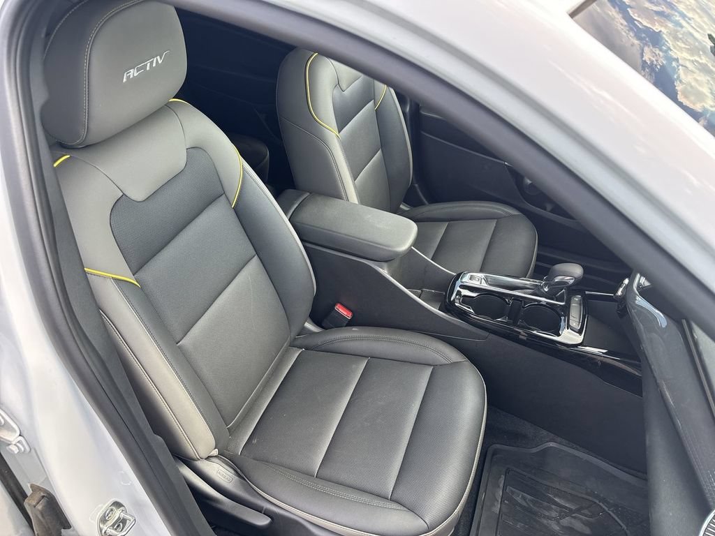 New 2026 Summit White Chevrolet ACTIV image 29