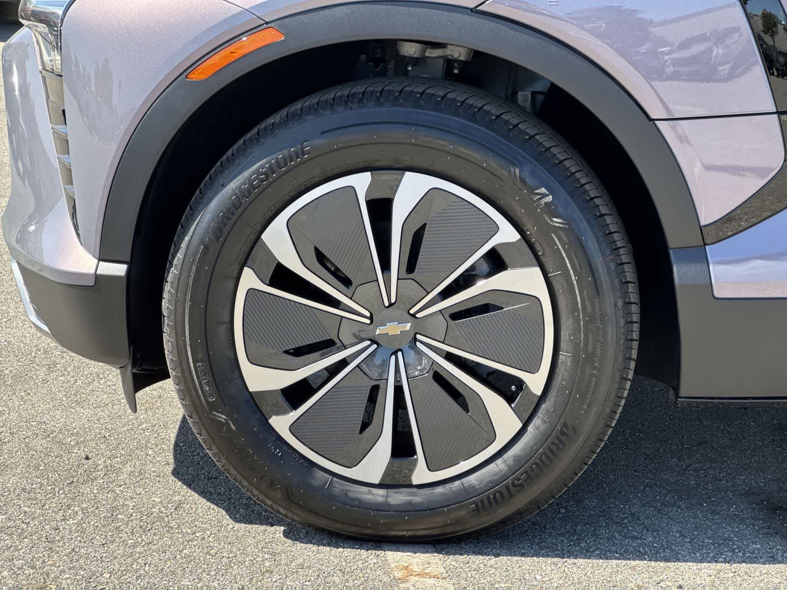 New 2025 Galaxy Gray Metallic Chevrolet LT image 28
