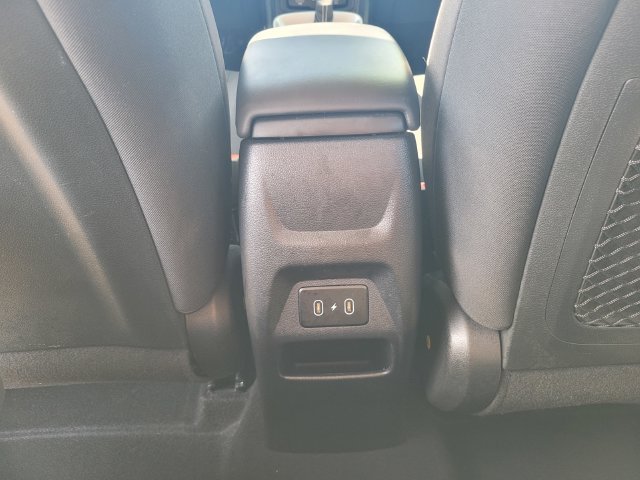 Used 2025 White Hyundai SEL image 17