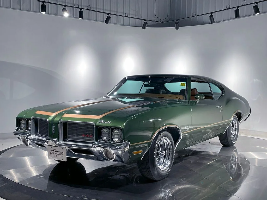 Used 1972  Oldsmobile  image 2