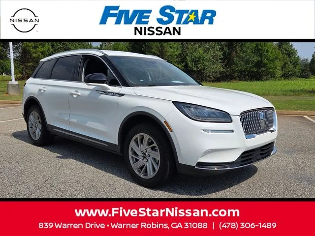 Used 2022 White Lincoln Standard image 1