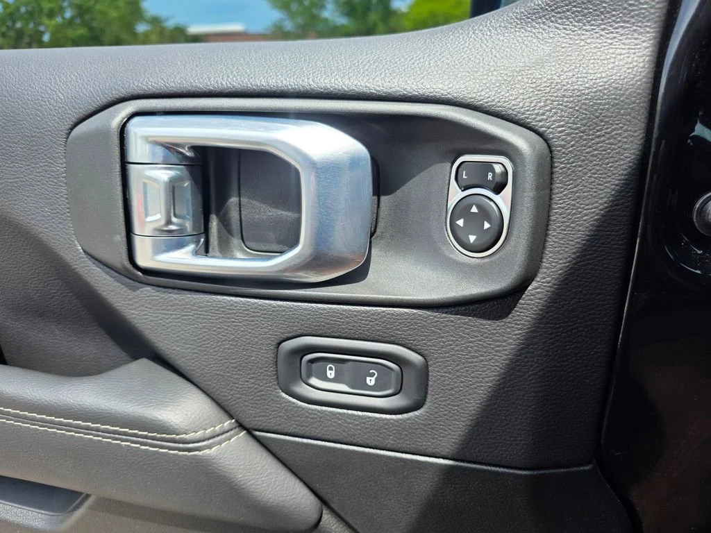 Used 2023 Black Jeep Overland 4x4 image 14