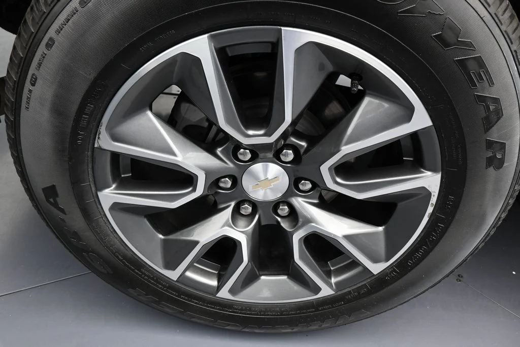 Used 2022 Summit White Chevrolet LT image 41