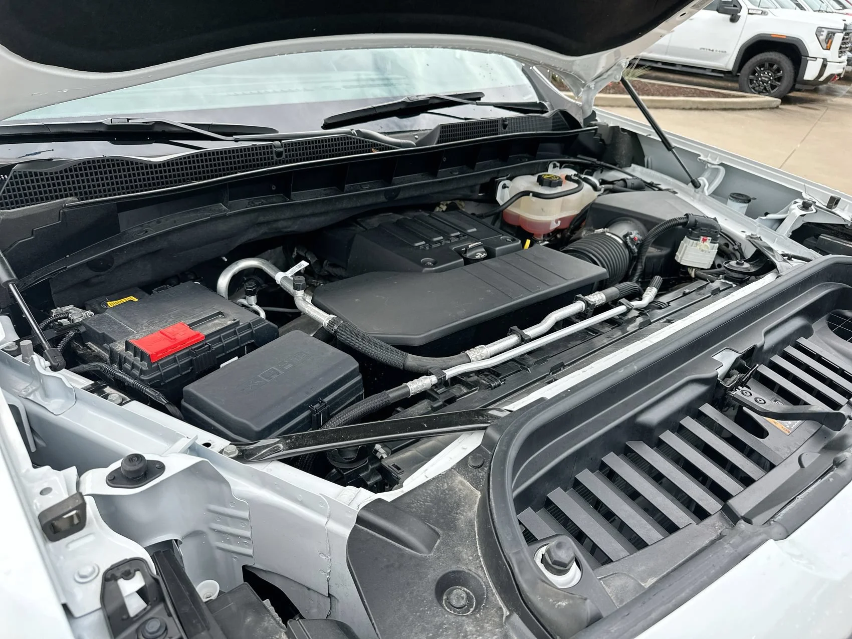 Used 2024 Summit White GMC Elevation image 25