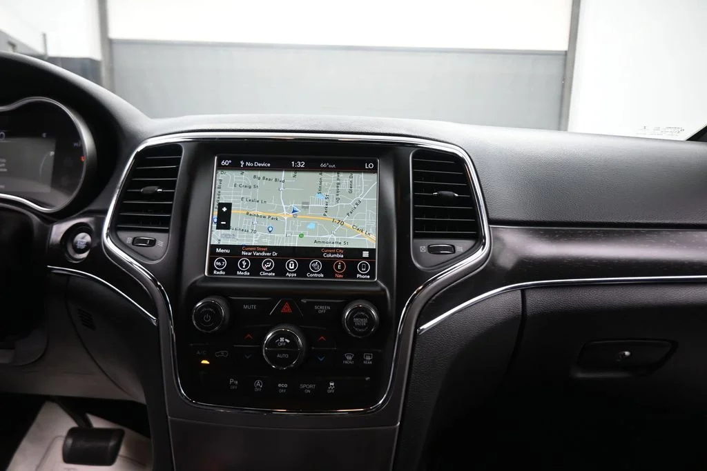 Used 2018 White Jeep Limited image 49