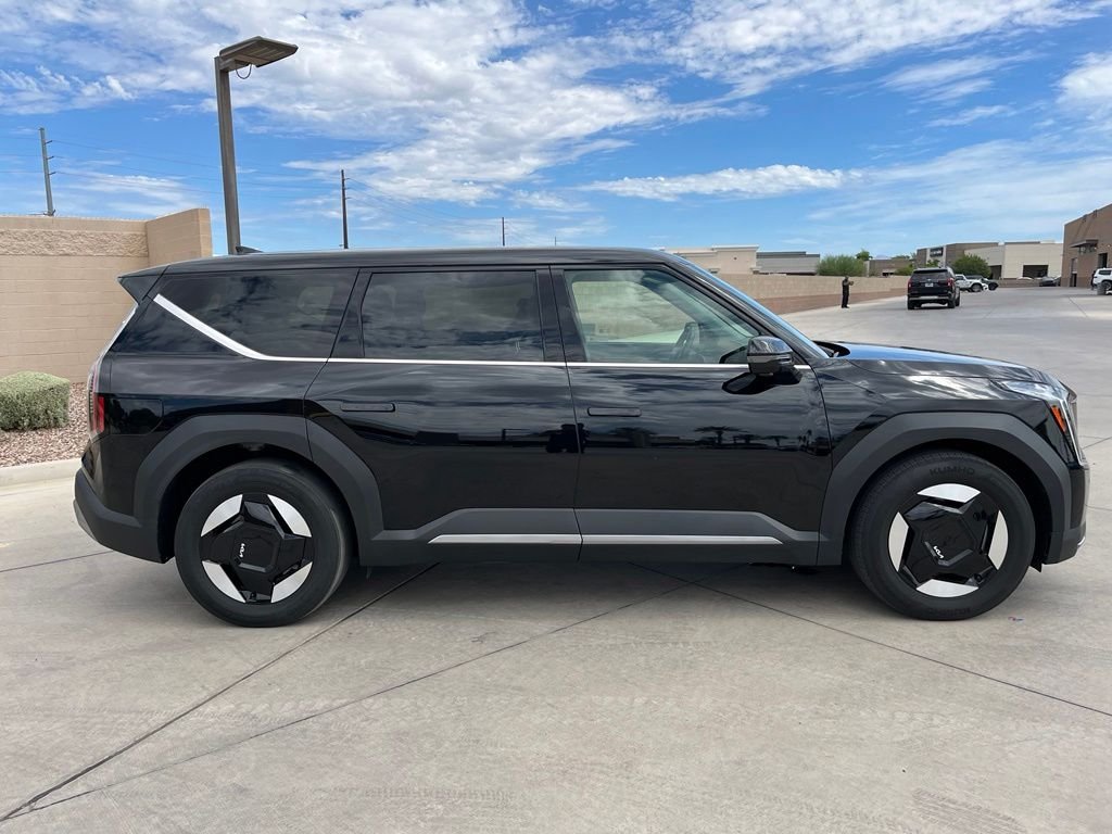 Used 2024 Black Kia Light Long Range image 6