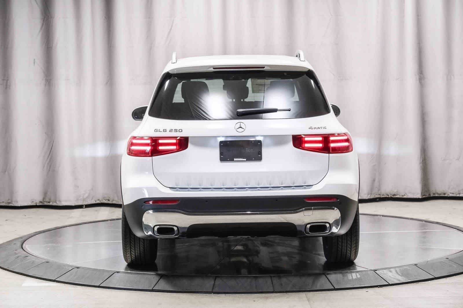 New 2026 Polar White Mercedes-Benz GLB 250 image 3