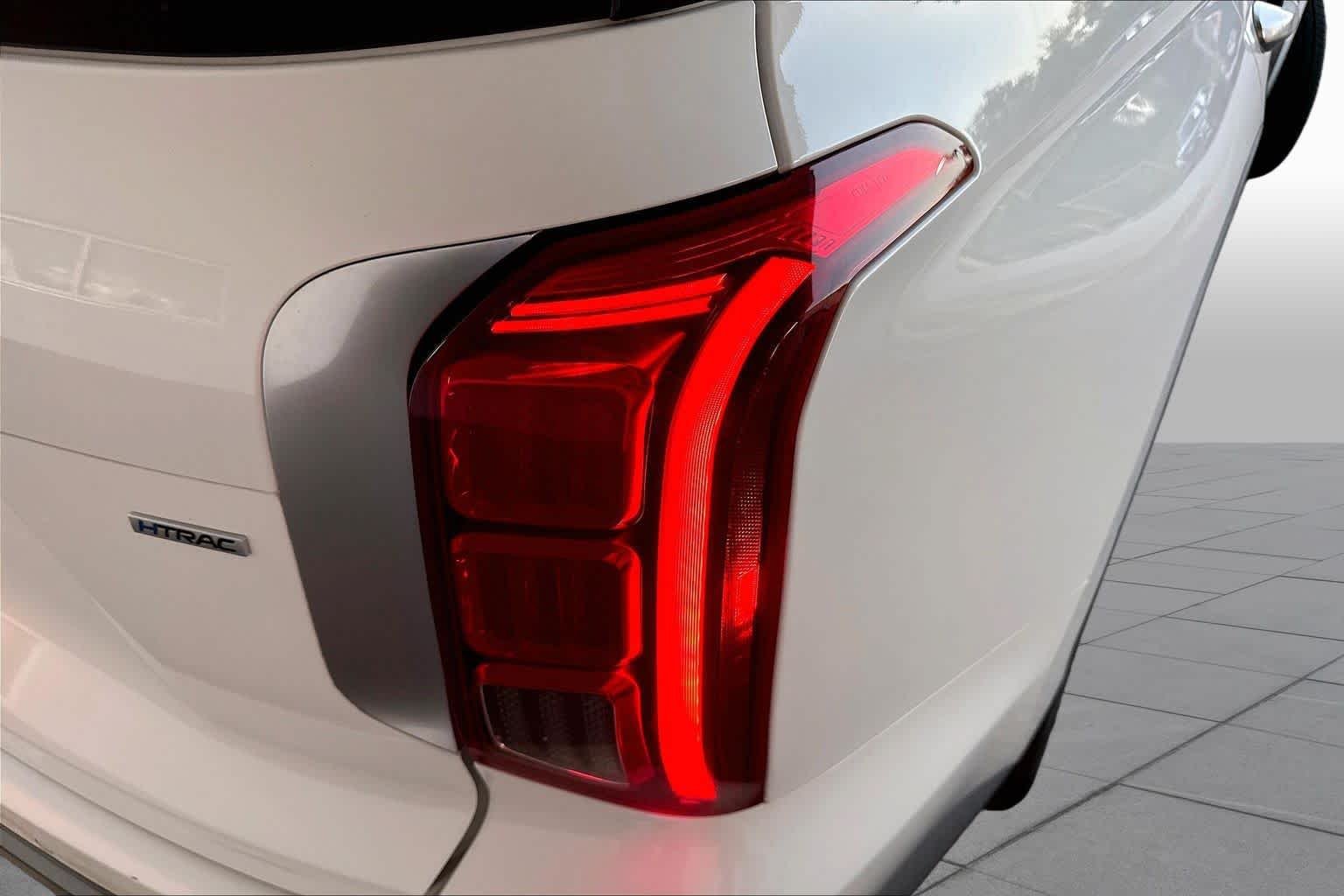 Used 2024 Hyper White Hyundai Limited image 29