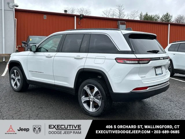 New 2026 Bright White Clear-Coat Exterior Paint Jeep Limited image 2