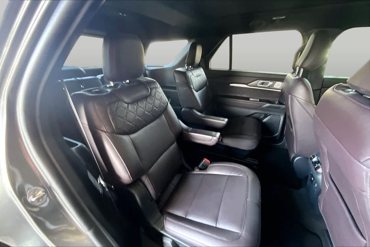 Used 2025 Carbonized Gray Metallic Ford Platinum image 20