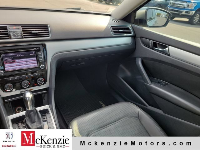 Used 2013 Silver Volkswagen SE image 27