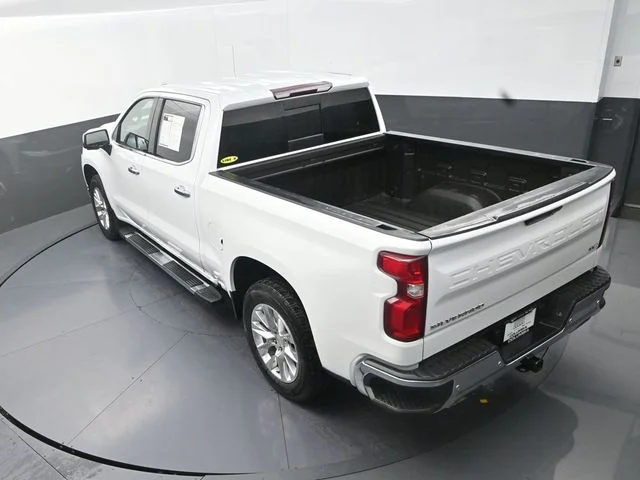 Used 2021 White Chevrolet LTZ image 15