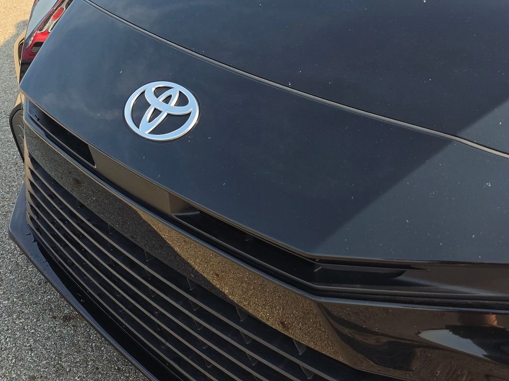 Used 2025  Toyota LE image 13