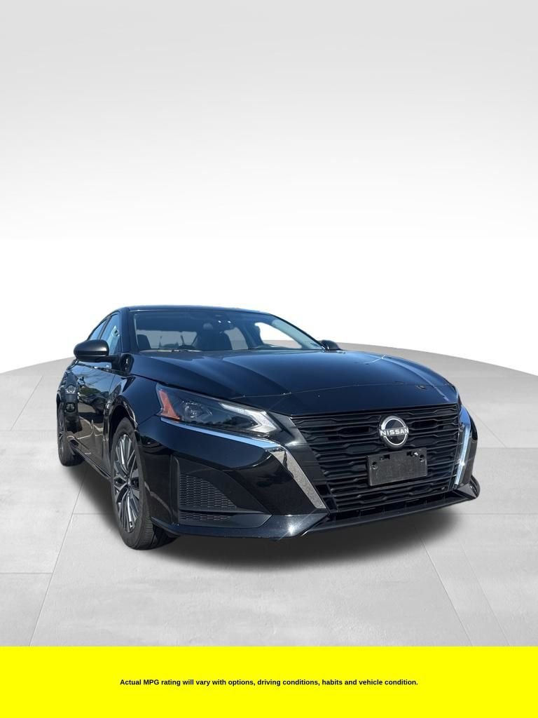 Used 2025 Black Nissan 2.5 SV image 3
