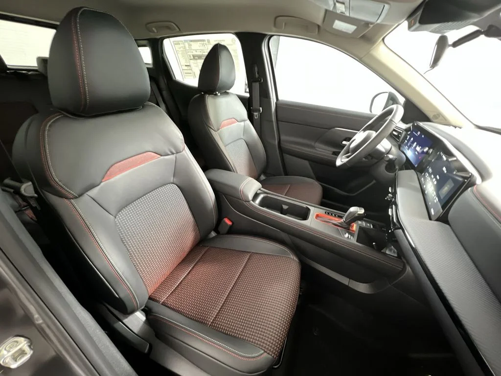 2026 Nissan KICKS SR - Photo 25
