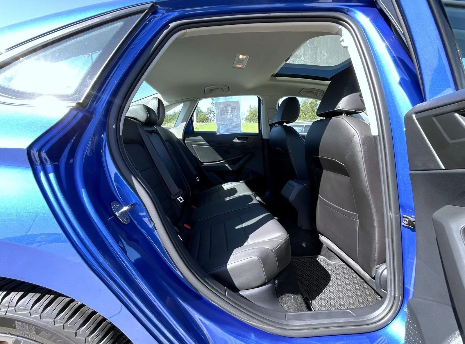 Used 2023 Blue Volkswagen 1.5T SE image 19