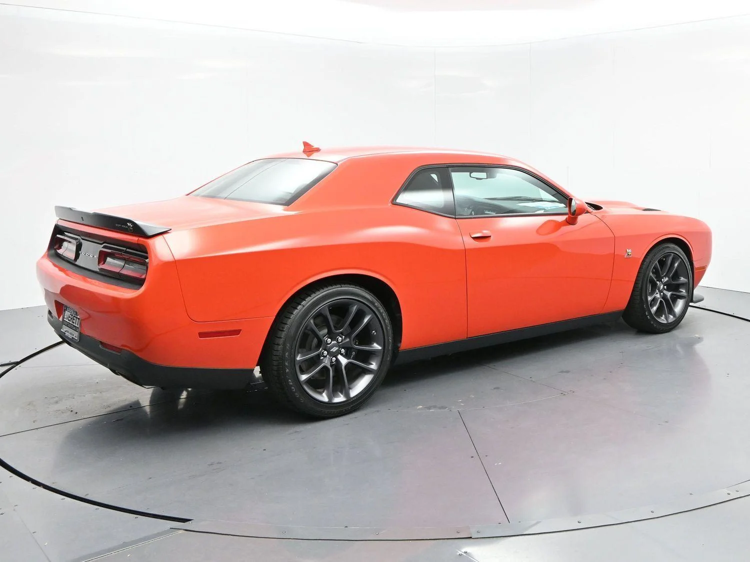 Used 2022 Go Mango Dodge R/T Scat Pack image 7