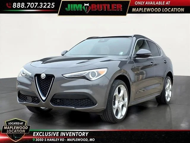 Used 2023  Alfa Romeo Lusso image 1