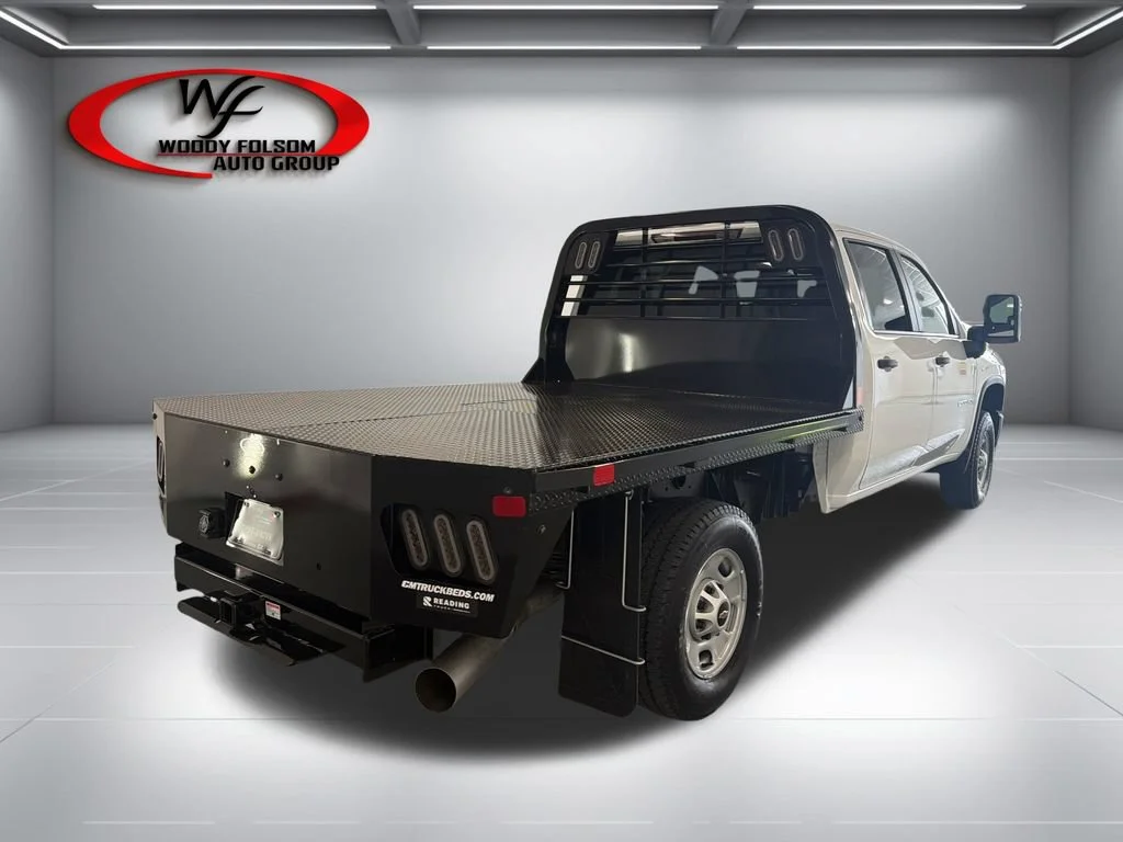 New 2026 Summit White Chevrolet WT image 6