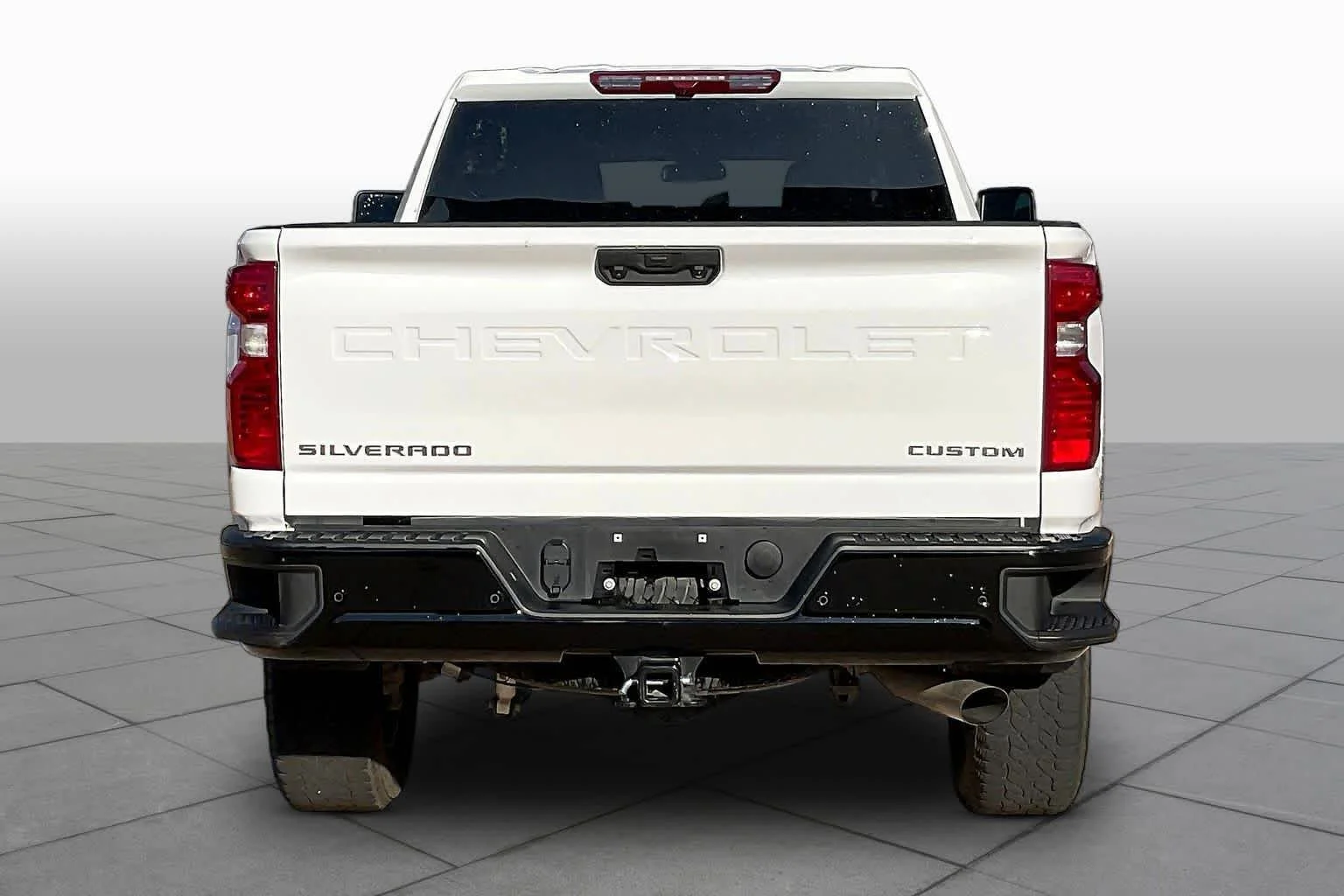 Used 2025 Summit White Chevrolet Custom image 3