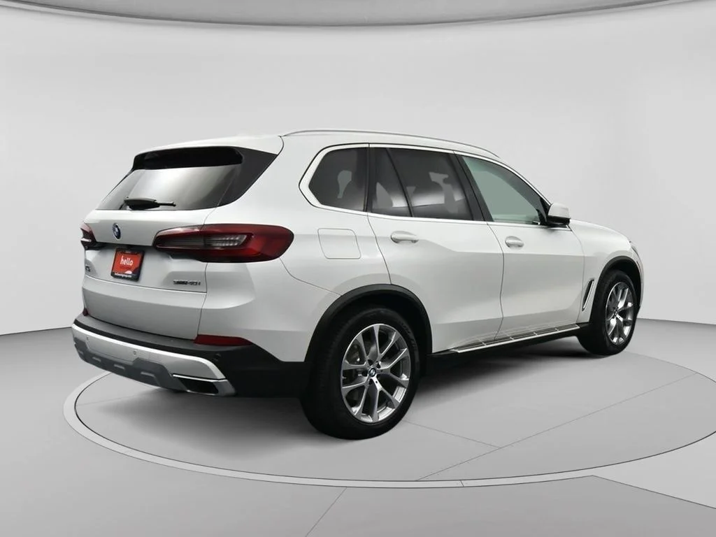 Used 2022 White BMW sDrive40i image 35