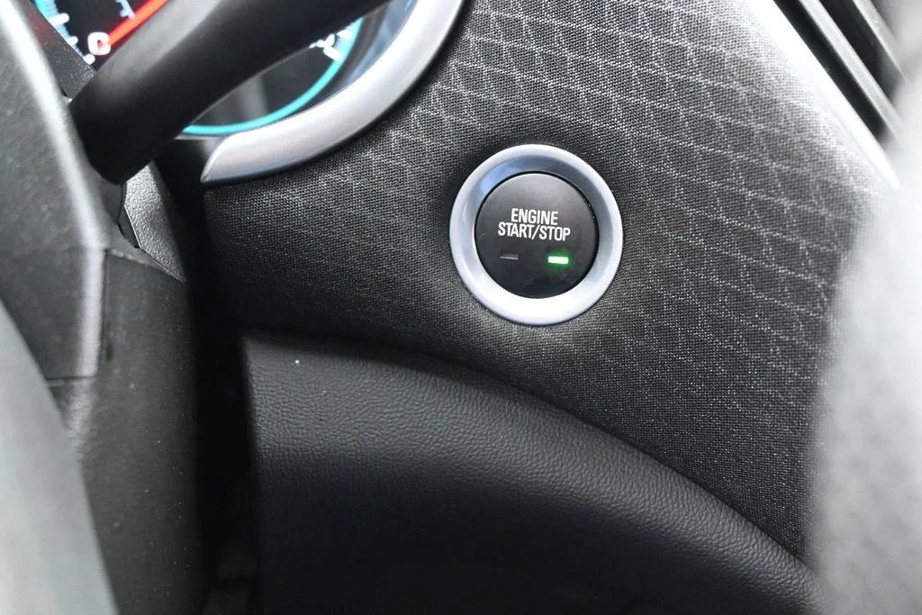 Used 2025 Lakeshore Blue Metallic Chevrolet LT image 27