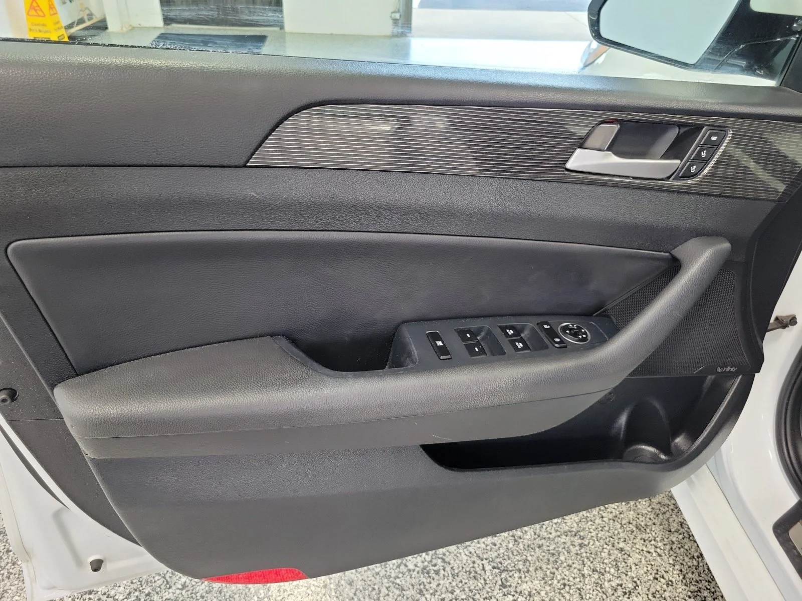 Used 2018 White Hyundai Limited image 6