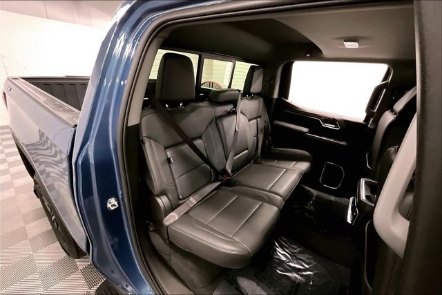 Used 2024 Downpour Metallic GMC Elevation image 26