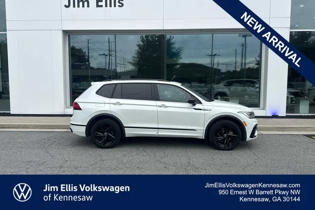 2023 Volkswagen Tiguan SE R-Line Black