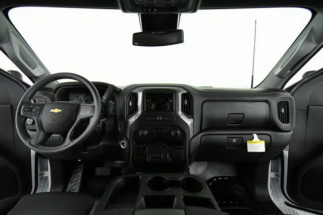 New 2026 Summit White Chevrolet Work Truck image 19