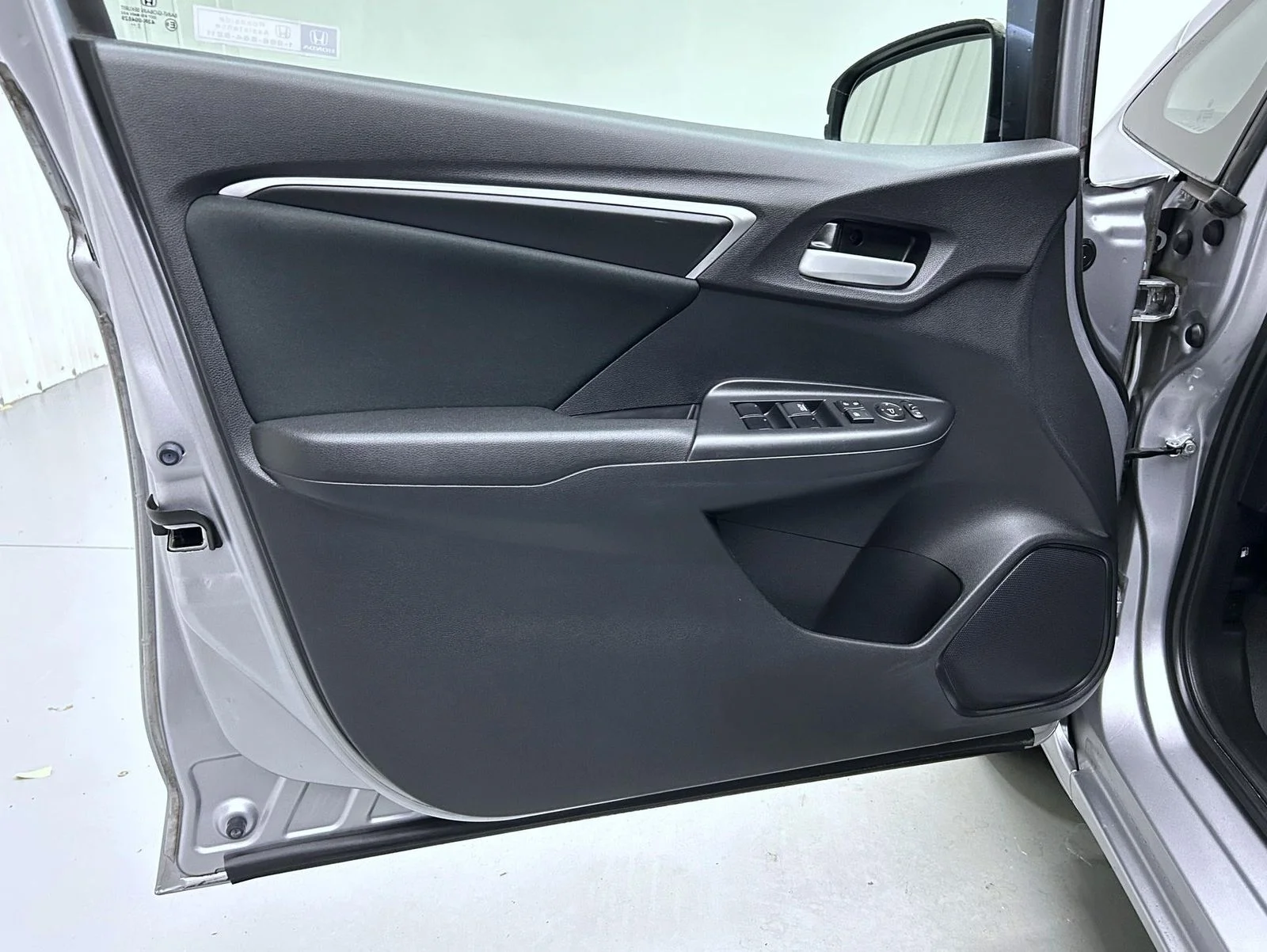 Used 2019 Silver Honda LX image 9