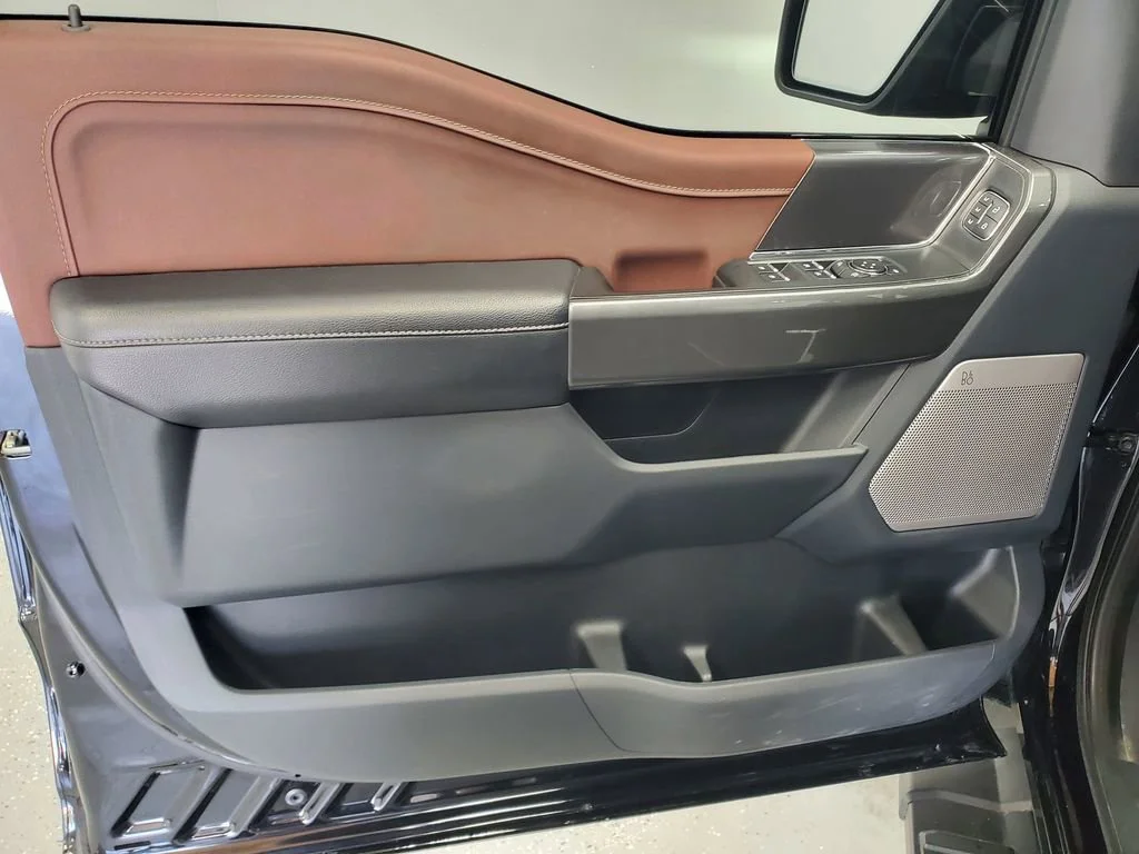 Used 2022 Blue Ford XL image 8