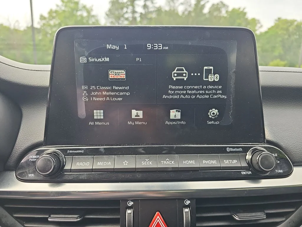 Used 2019 White Kia S image 19