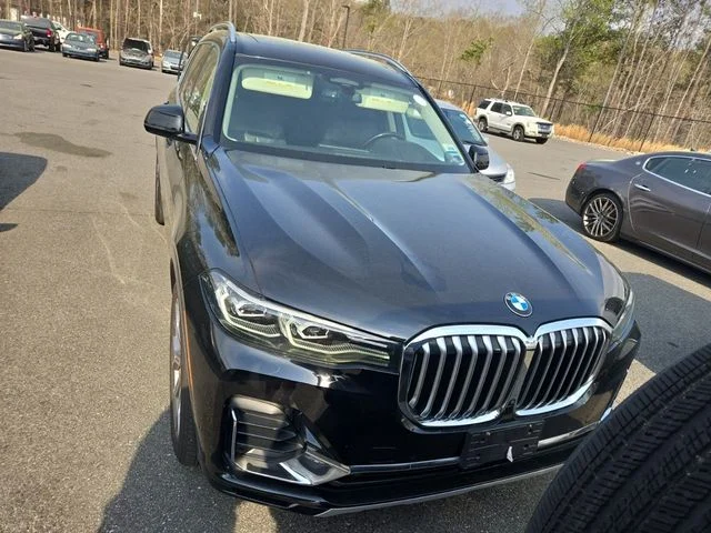 Used 2021 Black BMW xDrive40i image 2
