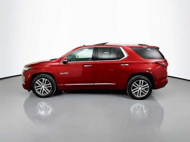 Used 2023 Red Chevrolet High Country image 5