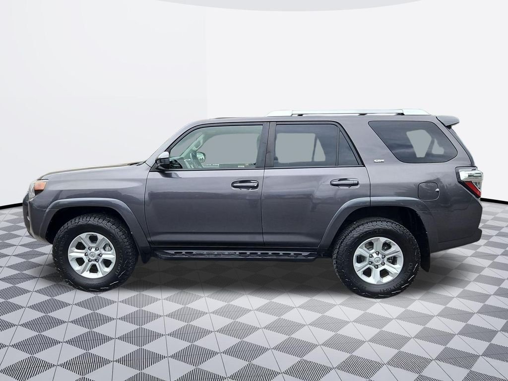 Used 2016 Gray Toyota SR5 image 3