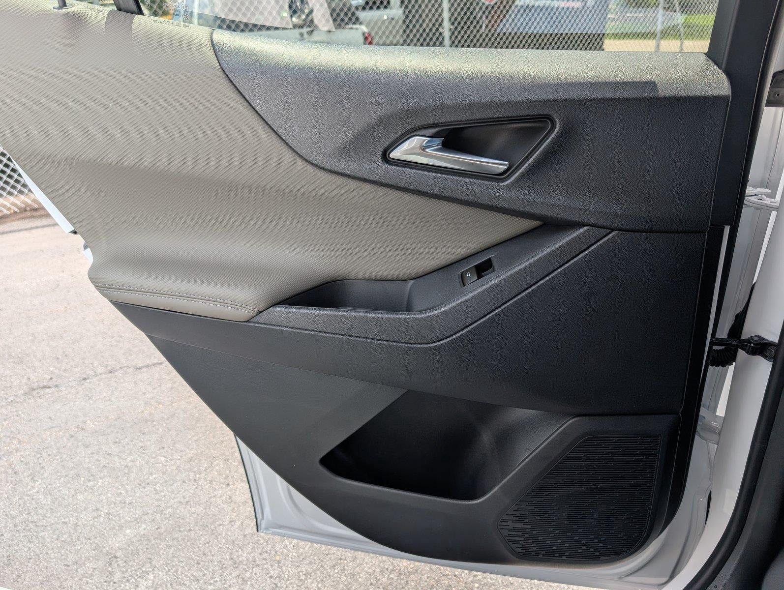 New 2026 Summit White Chevrolet LT image 32